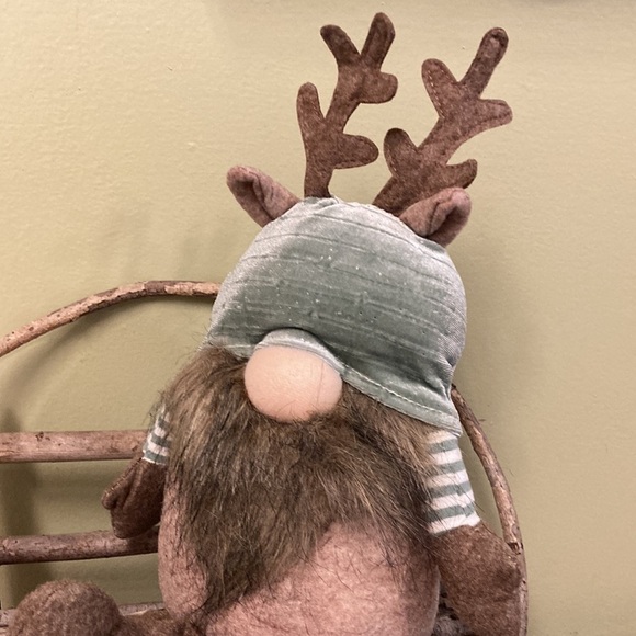 NEW WOODLAND COTTAGE FELTED REINDEER CHRISTMAS GNOME with Beanbag Bottom - Picture 2 of 9